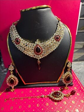 Elegant Gold-Tone Necklace Set with Deep Red Stones - Women Jewelry